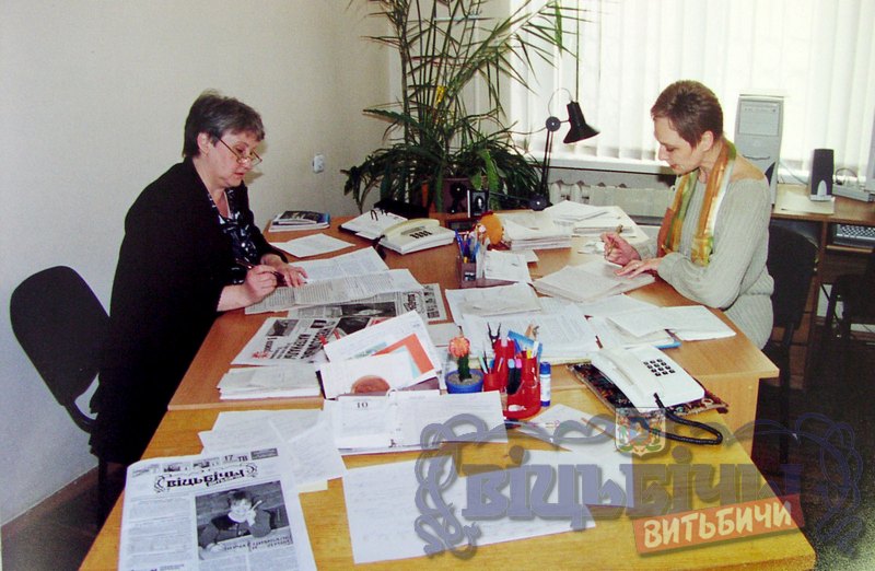 Заместитель главного редактора Л.Паскина и журналист Н.Крупица.