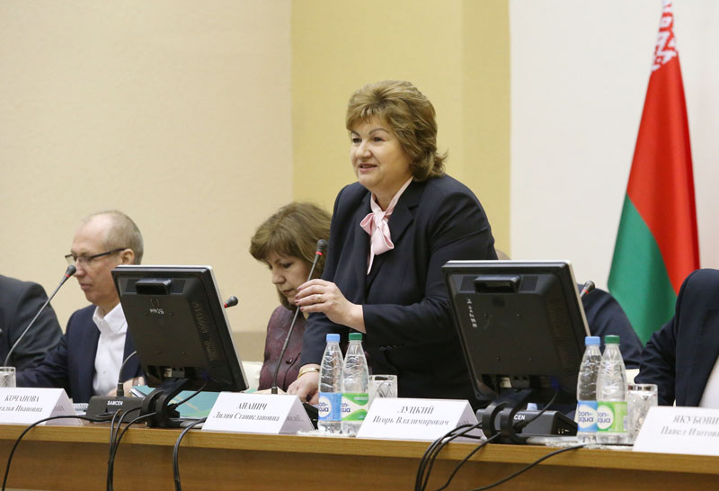 Министр информации Лилия Ананич.