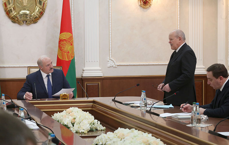 Лукашенко возмущен ситуацией с тарифами на ЖКУ